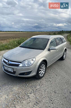 Універсал Opel Astra 2008 в Пустомитах