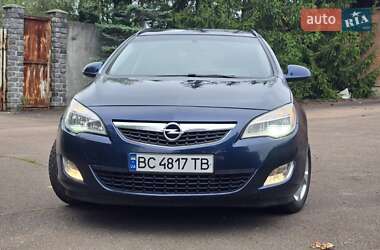 Універсал Opel Astra 2012 в Трускавці