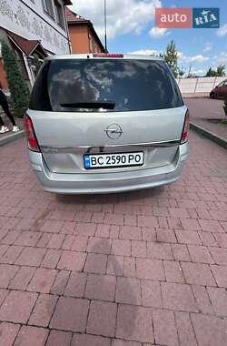 Универсал Opel Astra 2010 в 