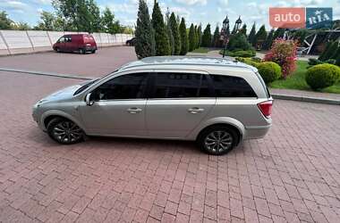 Универсал Opel Astra 2010 в 