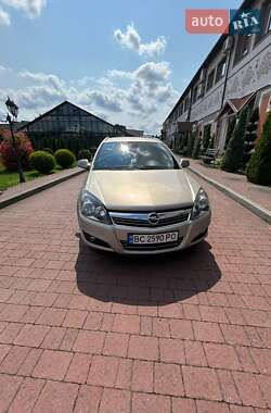 Универсал Opel Astra 2010 в 