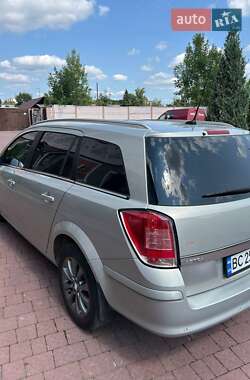 Универсал Opel Astra 2010 в 