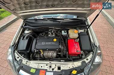 Универсал Opel Astra 2010 в 