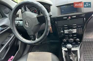 Универсал Opel Astra 2010 в 