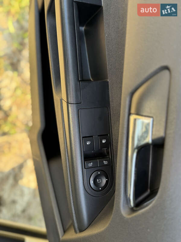 Хэтчбек Opel Astra 2012 в Черновцах