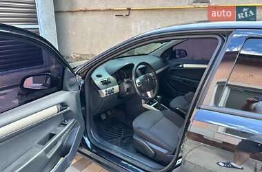 Хэтчбек Opel Astra 2007 в 