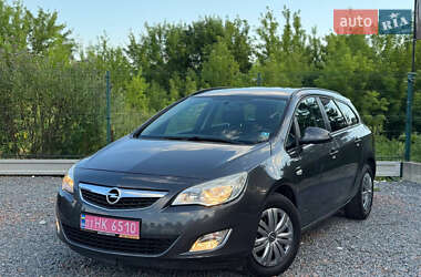 Универсал Opel Astra 2013 в 