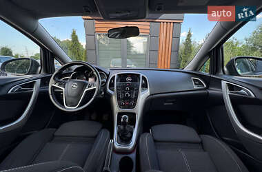 Универсал Opel Astra 2013 в 