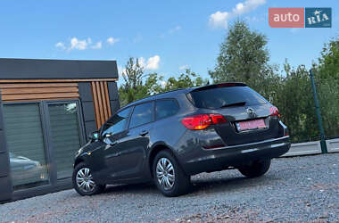 Универсал Opel Astra 2013 в 