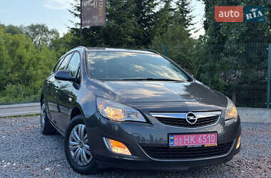 Универсал Opel Astra 2013 в 