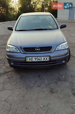 Седан Opel Astra 2006 в Кривом Роге