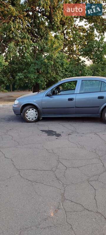 Седан Opel Astra 2006 в Кривом Роге
