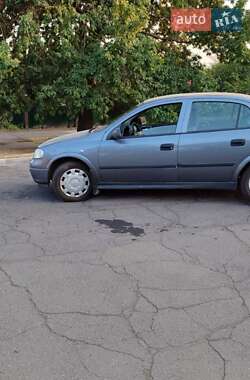 Седан Opel Astra 2006 в 