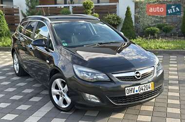 Универсал Opel Astra 2012 в Стрые