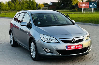 Универсал Opel Astra 2012 в Здолбунове