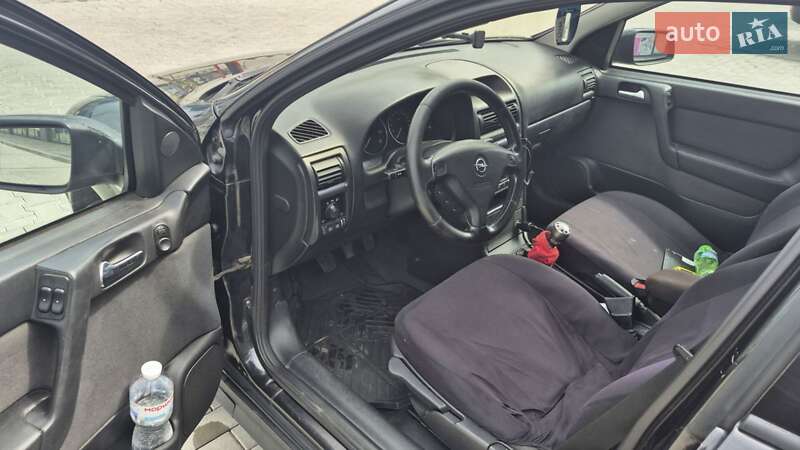 Хэтчбек Opel Astra 2002 в Ужгороде