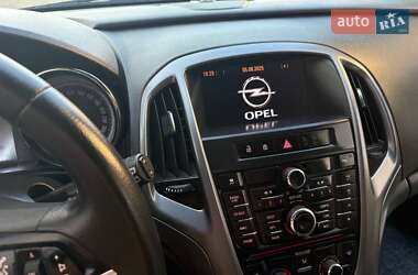 Универсал Opel Astra 2013 в 