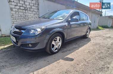Хэтчбек Opel Astra 2011 в Киеве