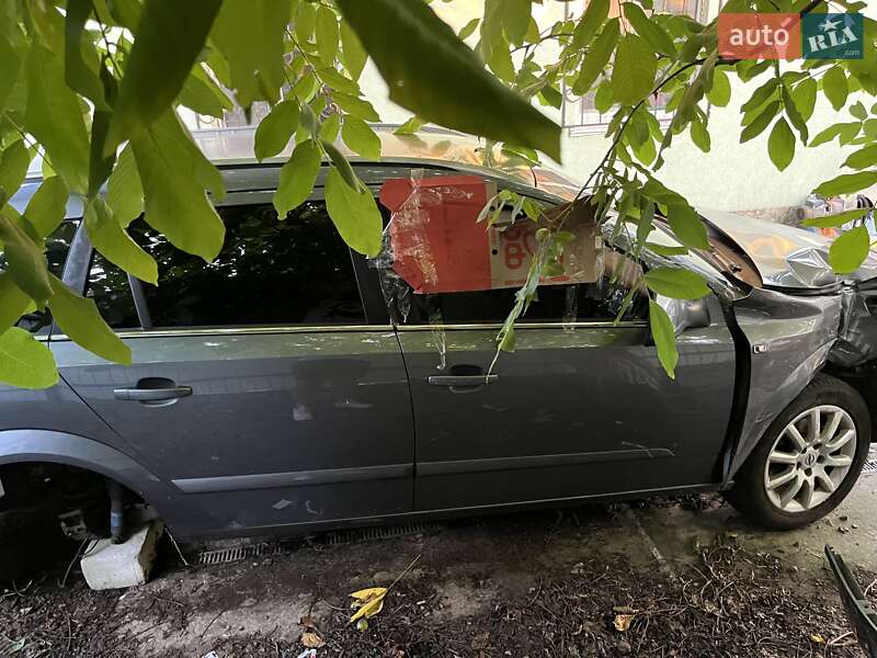 Универсал Opel Astra 2005 в Киеве