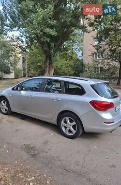 Универсал Opel Astra 2011 в 