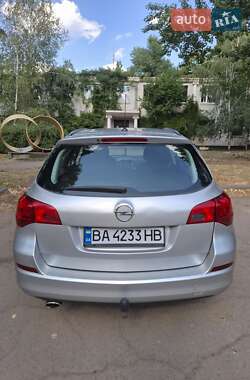 Универсал Opel Astra 2011 в 