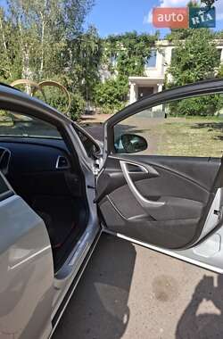 Универсал Opel Astra 2011 в 