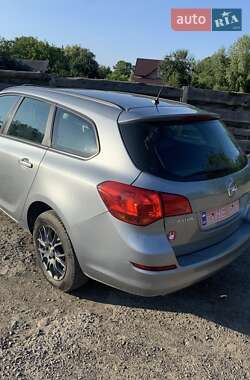 Универсал Opel Astra 2011 в 