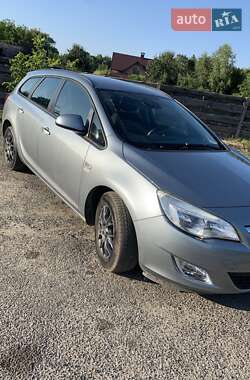 Универсал Opel Astra 2011 в Луцке