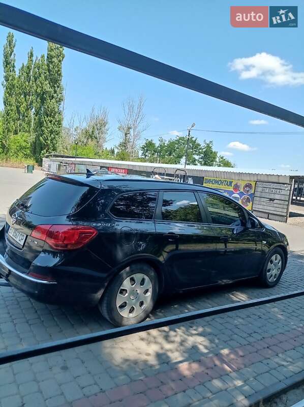 Универсал Opel Astra 2012 в Кременчуге