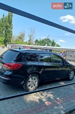 Универсал Opel Astra 2012 в 