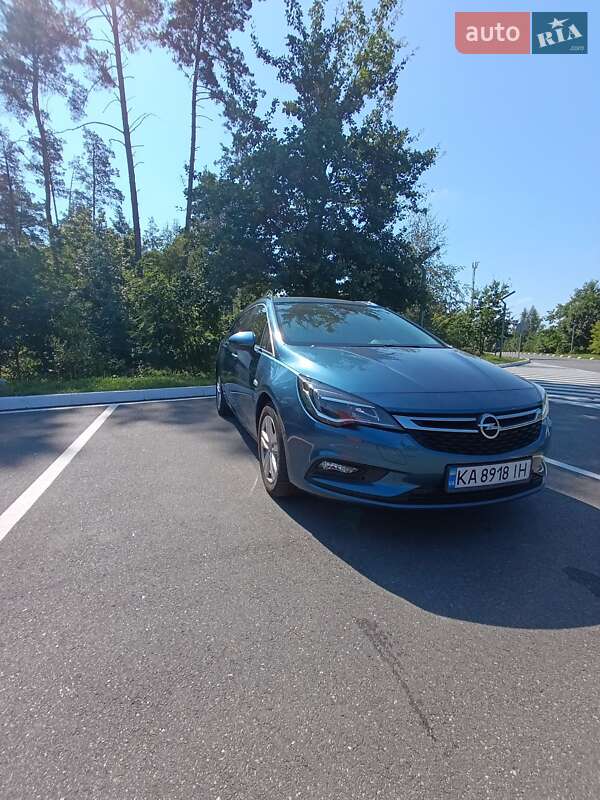 Универсал Opel Astra 2017 в Глевахе