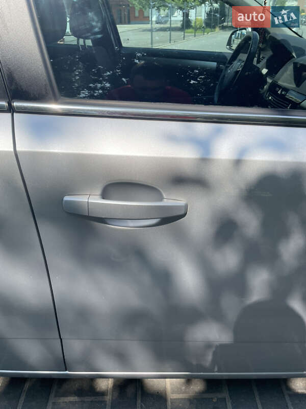 Універсал Opel Astra 2010 в Львові