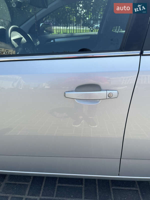 Універсал Opel Astra 2010 в Львові