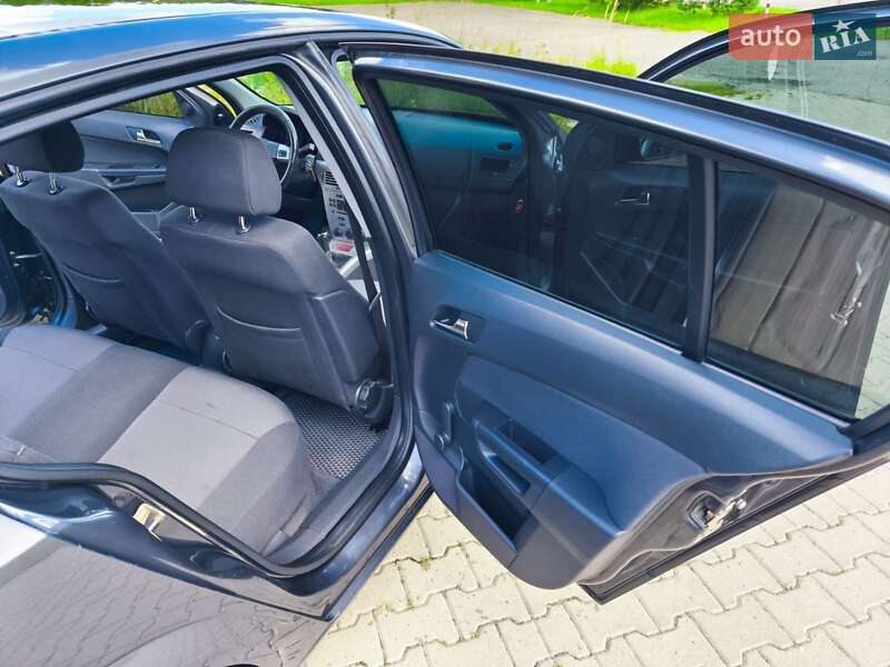 Седан Opel Astra 2011 в Трускавце