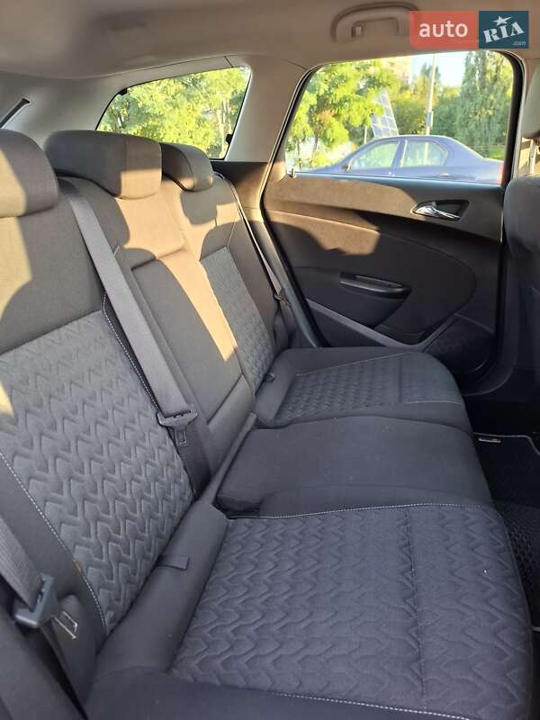 Универсал Opel Astra 2013 в Сумах