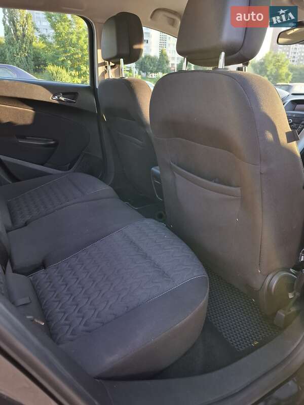 Универсал Opel Astra 2013 в Сумах