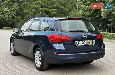 Универсал Opel Astra 2010 в 