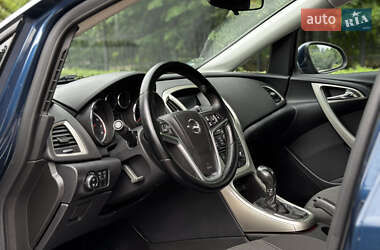 Универсал Opel Astra 2010 в 