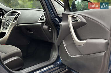 Универсал Opel Astra 2010 в 