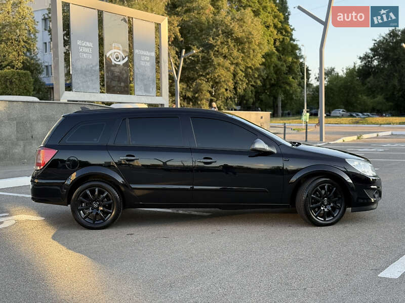 Универсал Opel Astra 2008 в Харькове