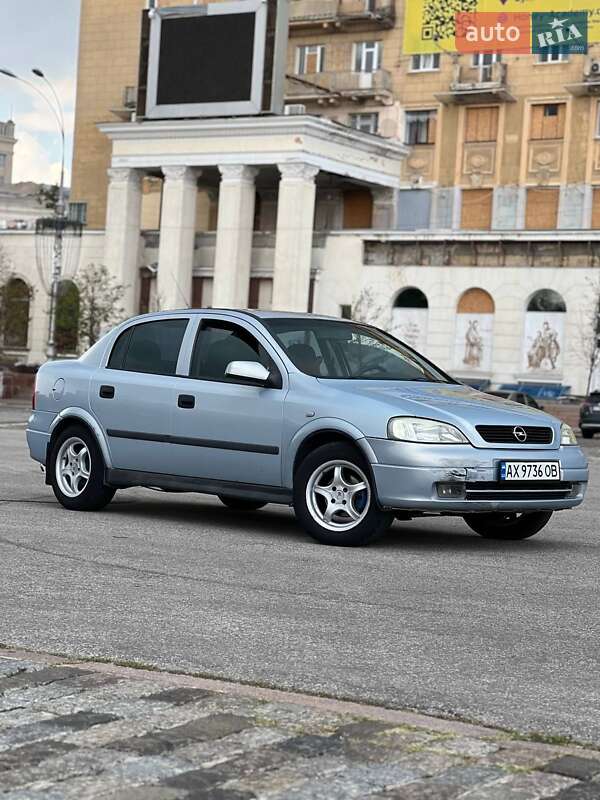 Седан Opel Astra 2004 в Харькове