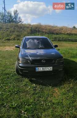 Седан Opel Astra 2006 в Гадяче