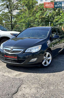Універсал Opel Astra 2012 в Сумах