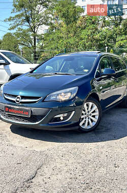 Універсал Opel Astra 2014 в Сумах