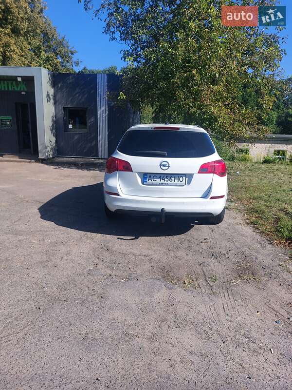 Универсал Opel Astra 2012 в Луцке