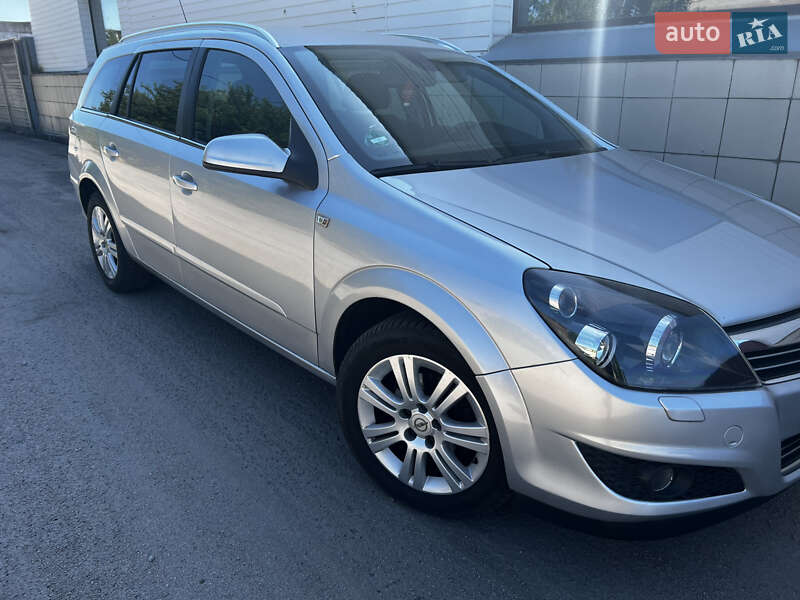 Универсал Opel Astra 2009 в Никополе
