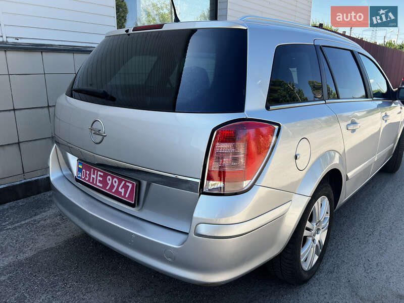 Универсал Opel Astra 2009 в Никополе