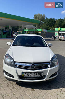 Хетчбек Opel Astra 2012 в Києві
