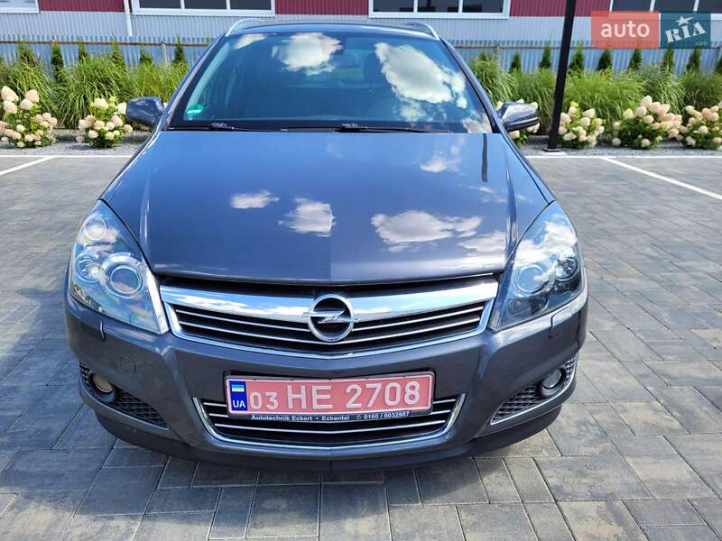 Универсал Opel Astra 2009 в Луцке