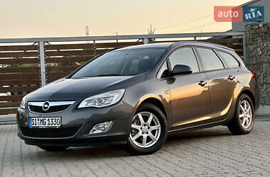 Универсал Opel Astra 2011 в Стрые